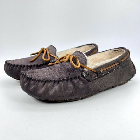 UGG Dakota Women Size 7 Moccasin Slippers Suede Gray Slip On Sheepskin - Picture 1 of 12